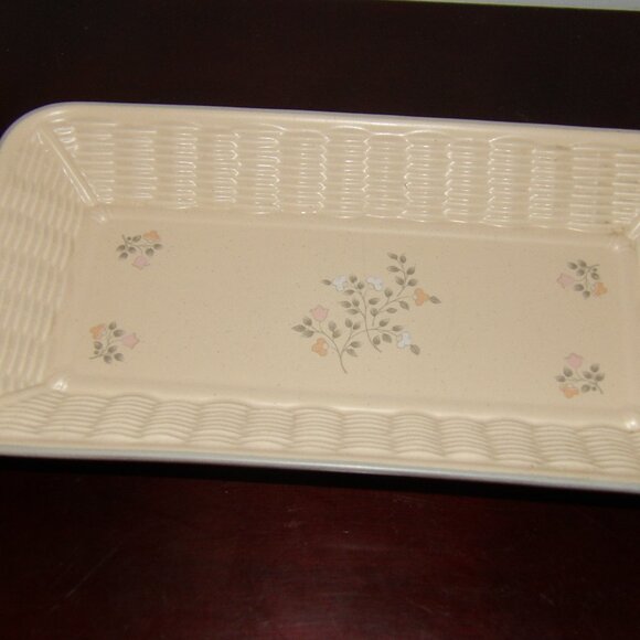 Pfaltzgraff Remembrance Woven Bread Basket - Picture 1 of 4